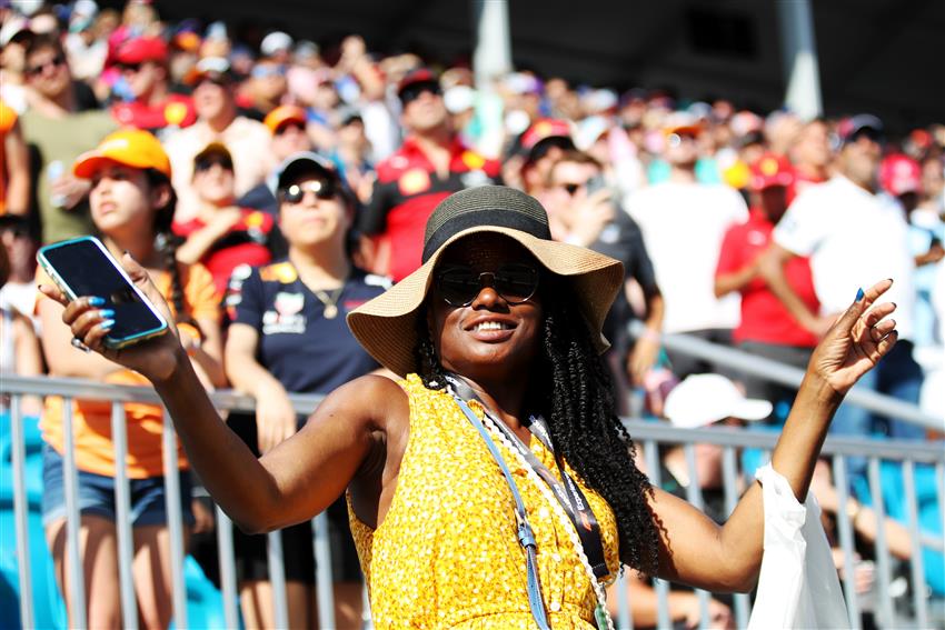 Brazil race fans